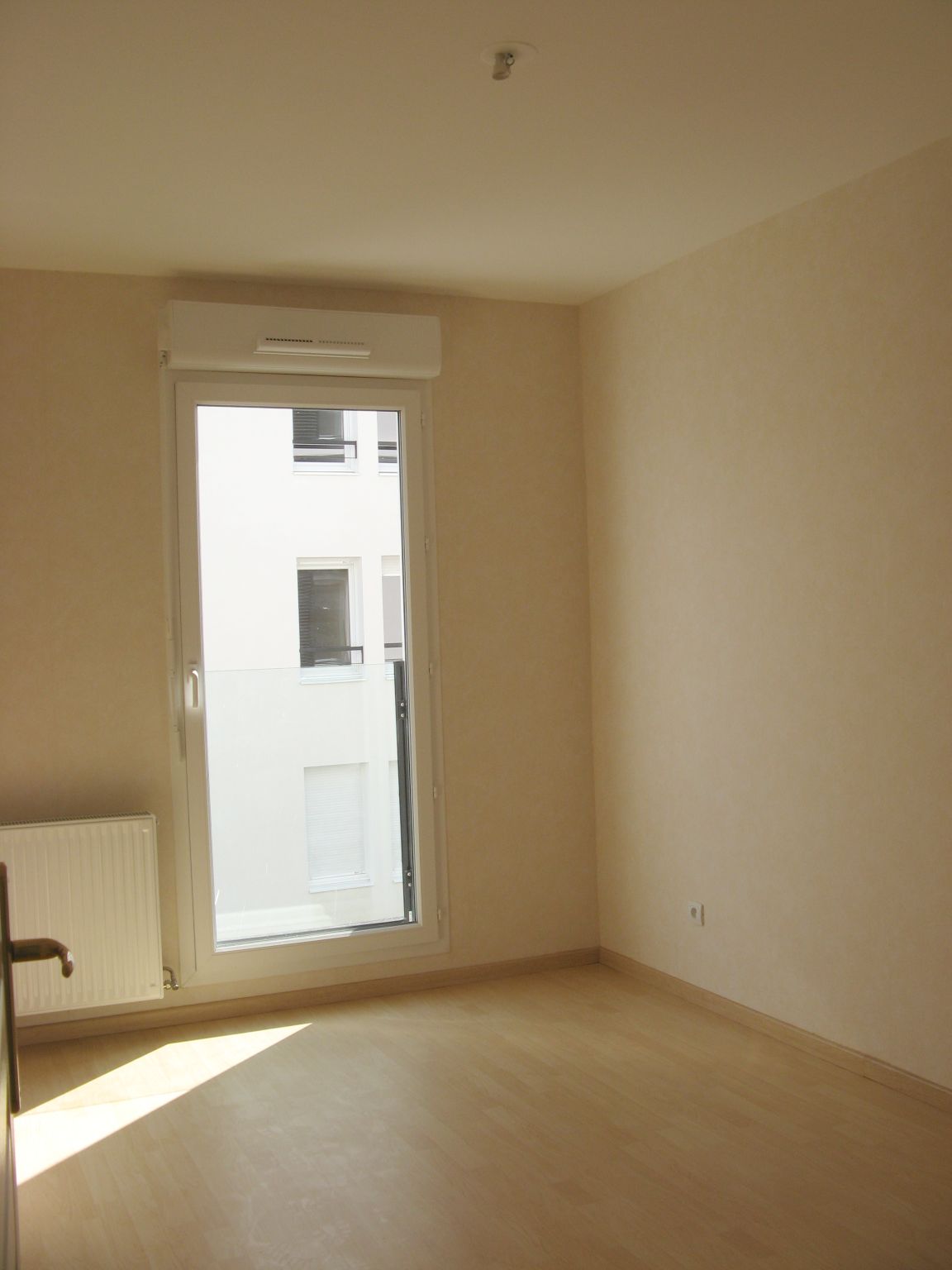 [mon appartement: chambre 2 vide (avant déménagement), sud-est]